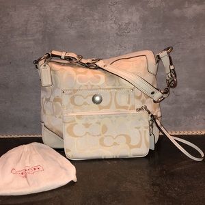 COACH CHELSEA OPTIC WHITE/TAN MEDIUM HOBO BAG & WRISTLET small duster (3 pieces)